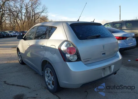 2009 Pontiac Vibe z USA, uszkodzony, nr VIN 5Y2SP67089Z427139